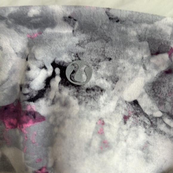 Lululemon Wunder Under High Rise Cropped Floral Pant - Picture 3 of 3